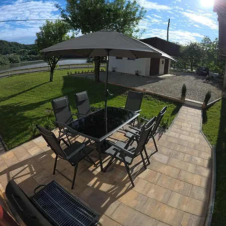 Slivnisko Jezero Hisa