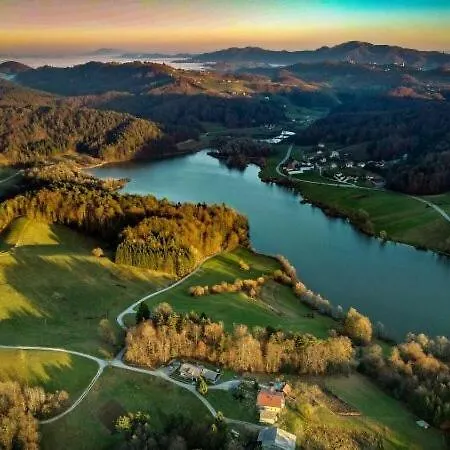 Slivnisko Jezero Hisa