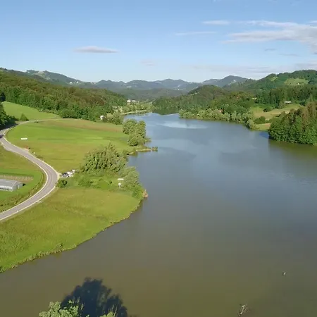 Slivnisko Jezero Hisa
