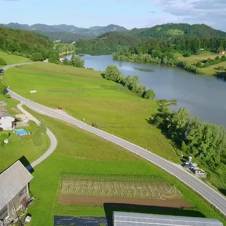 Slivnisko Jezero Hisa