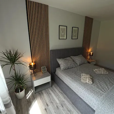 Slivnisko Jezero Hisa Veliki Rakitovec