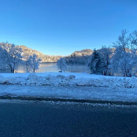 Slivnisko Jezero Hisa