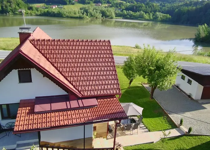 Casa de Férias Slivnisko Jezero Hisa Veliki Rakitovec