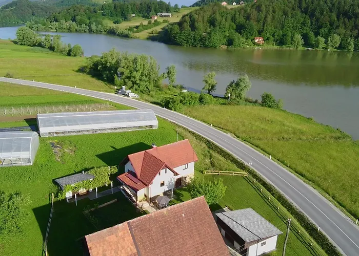 Slivnisko Jezero Hisa