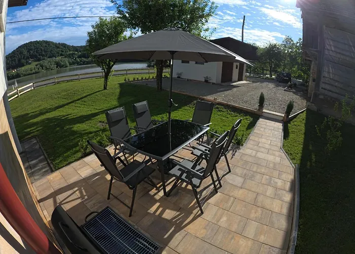 Slivnisko Jezero Hisa