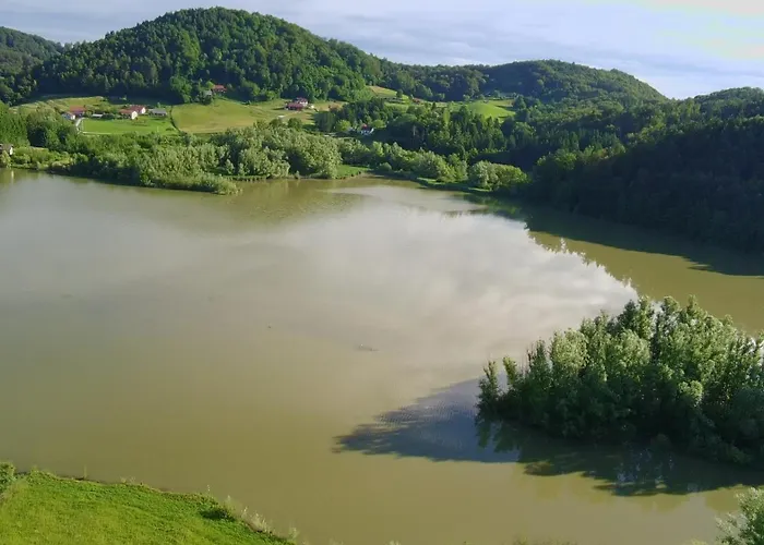 Slivnisko Jezero Hisa Casa de Férias Veliki Rakitovec