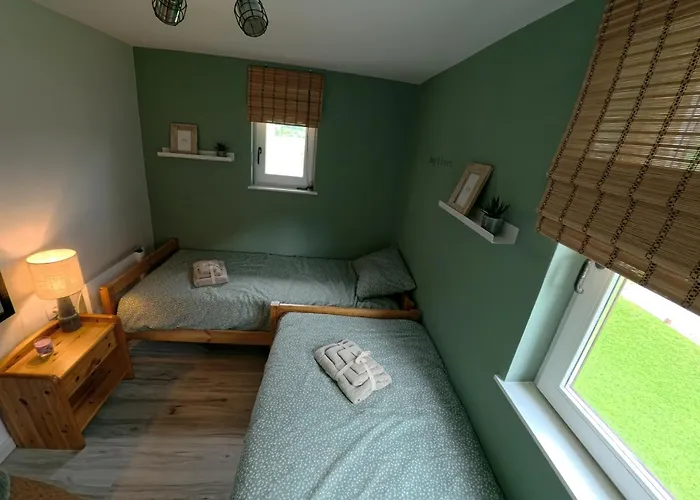 Slivnisko Jezero Hisa Veliki Rakitovec