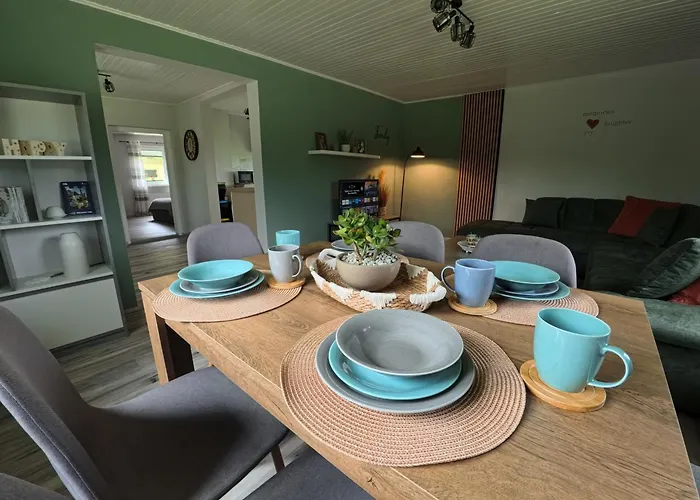 Slivnisko Jezero Hisa Veliki Rakitovec