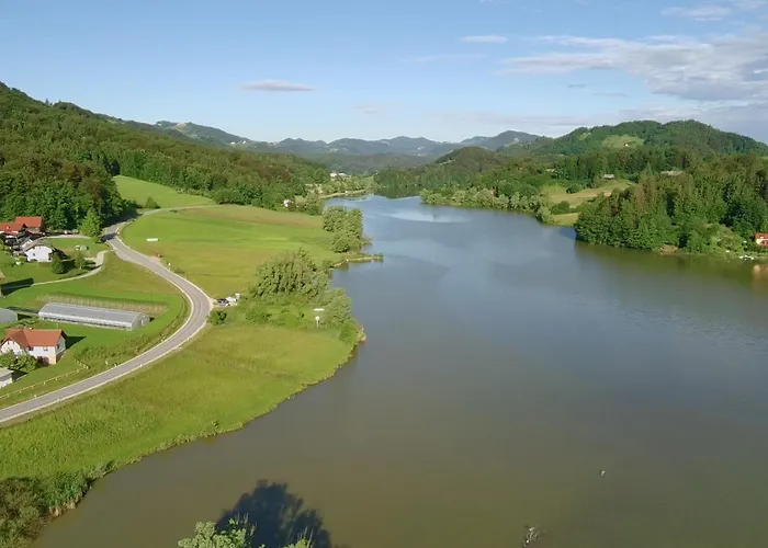 Slivnisko Jezero Hisa