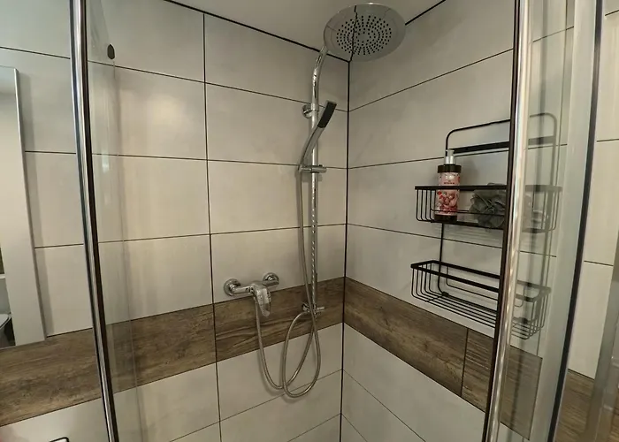 Slivnisko Jezero Hisa * Veliki Rakitovec