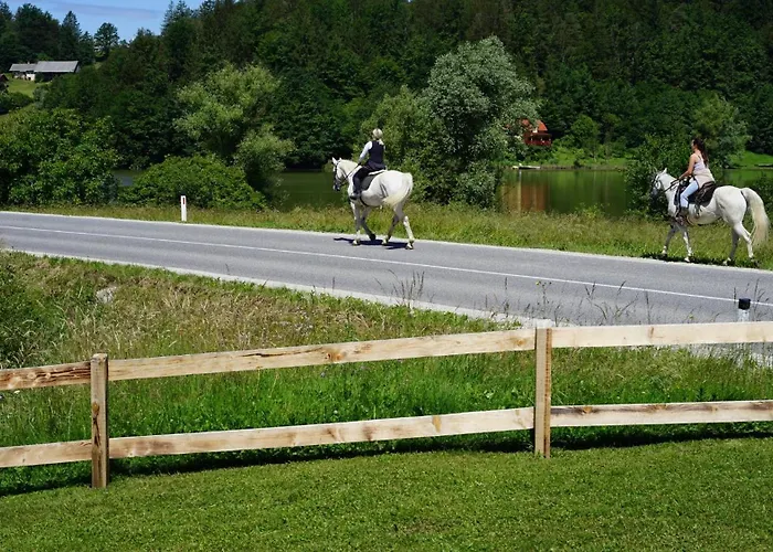 Casa de Férias Slivnisko Jezero Hisa